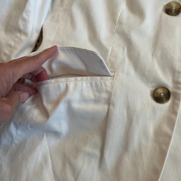 Attention Fully Lined White Blazer - Picture 7 of 9